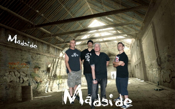 MADSIDE by the BAY at MUTINYS'